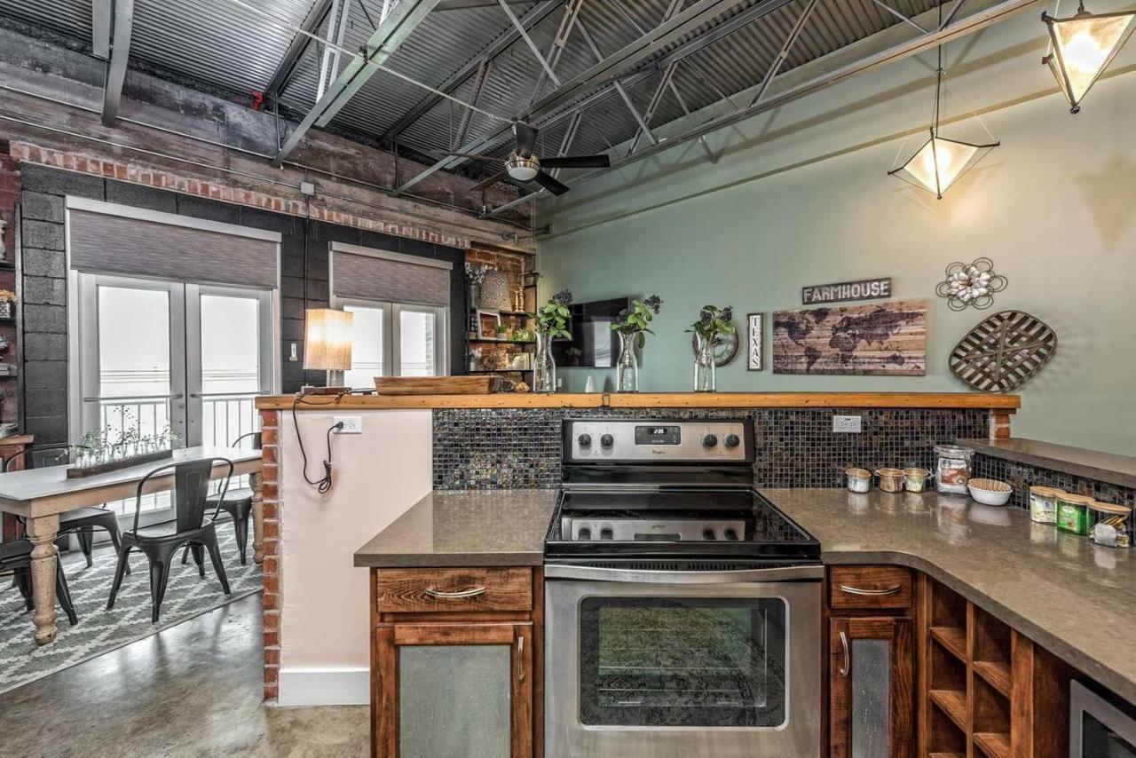 Green Door Lofts -Magnolia Loft, Silos/Downtown Waco Exterior photo